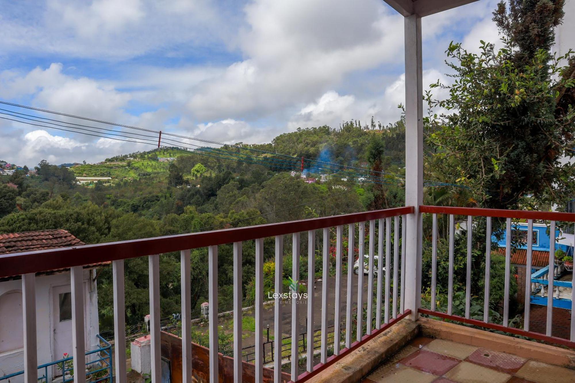 Vijaya Deepa Guest House By Lexstays กูนูร์ ภายนอก รูปภาพ