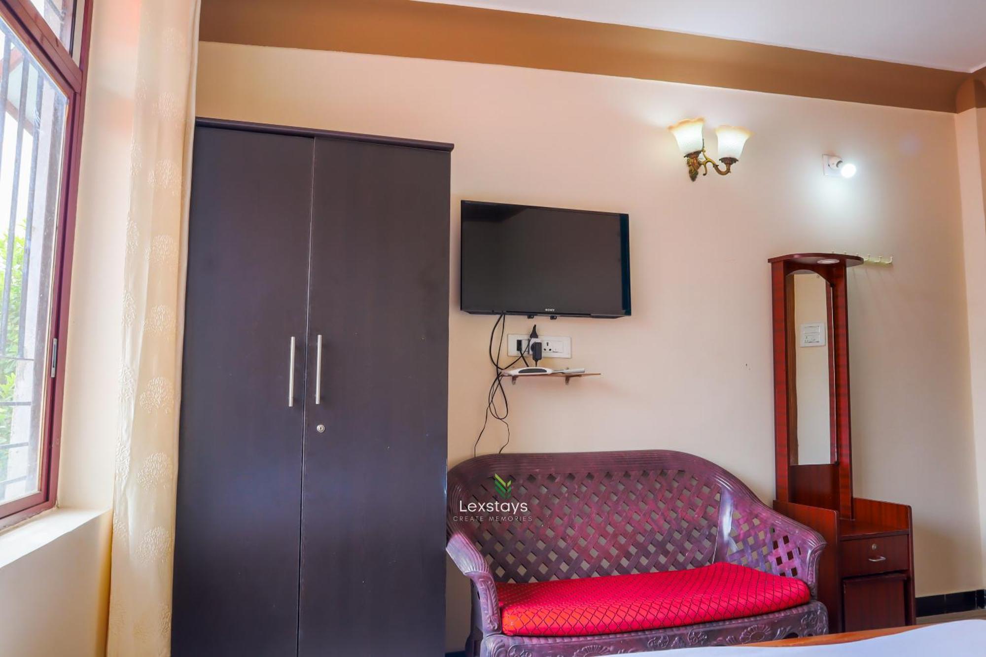 Vijaya Deepa Guest House By Lexstays กูนูร์ ภายนอก รูปภาพ