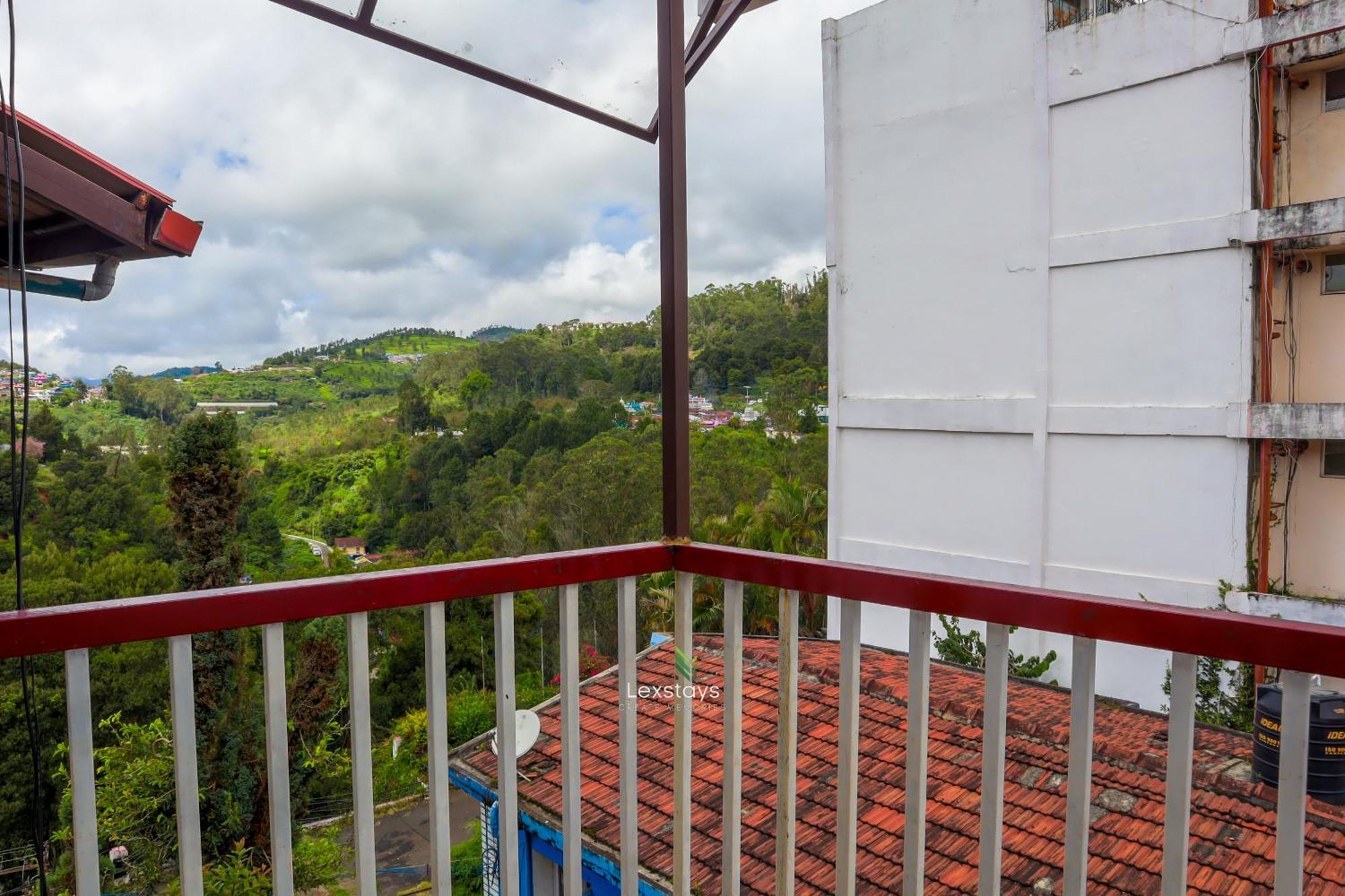 Vijaya Deepa Guest House By Lexstays กูนูร์ ภายนอก รูปภาพ