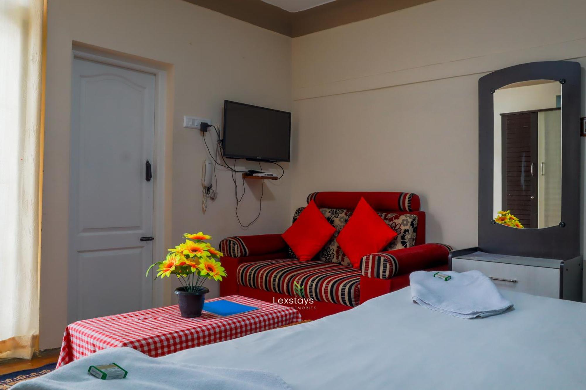 Vijaya Deepa Guest House By Lexstays กูนูร์ ภายนอก รูปภาพ