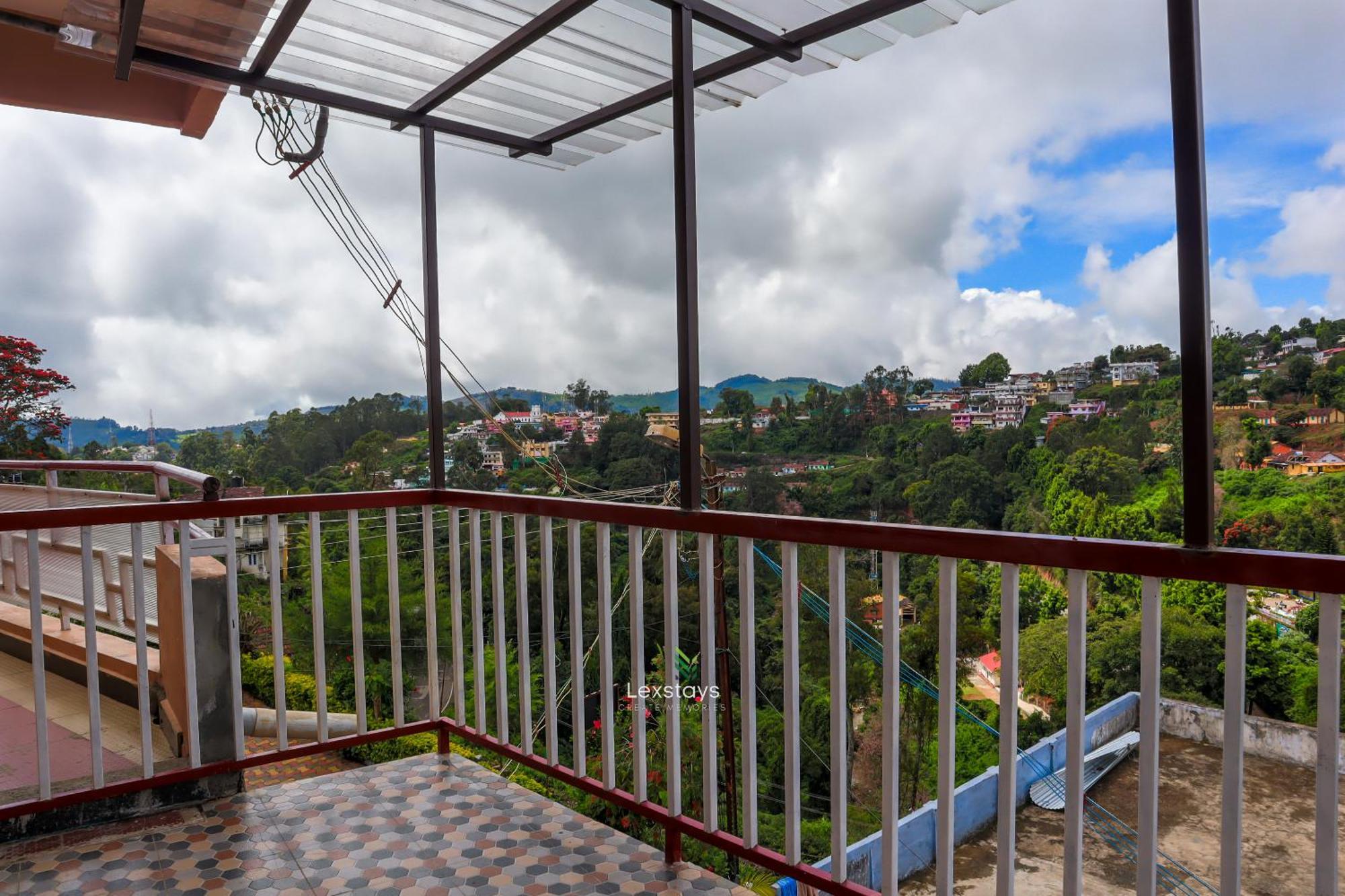 Vijaya Deepa Guest House By Lexstays กูนูร์ ภายนอก รูปภาพ